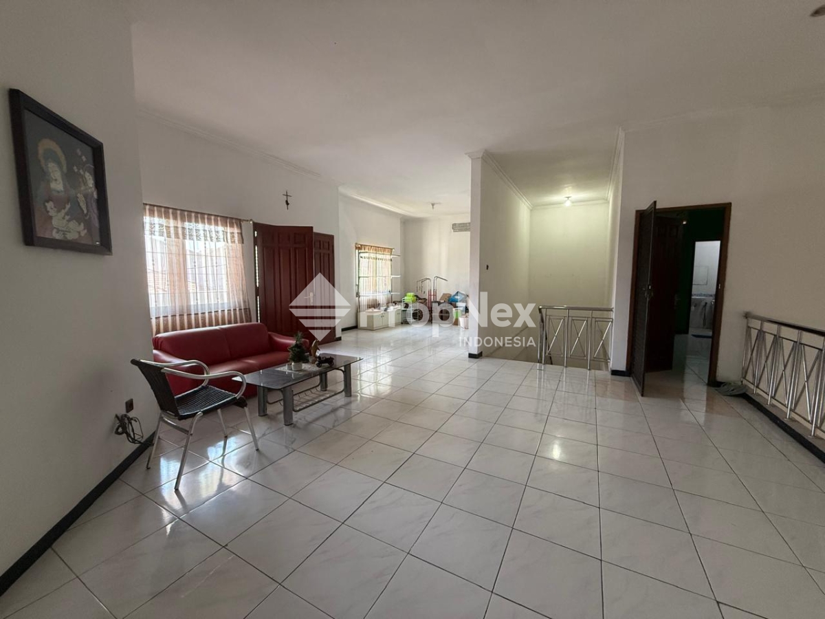 Rumah Modern Siap Huni Di Margorejo Indah — foto 10